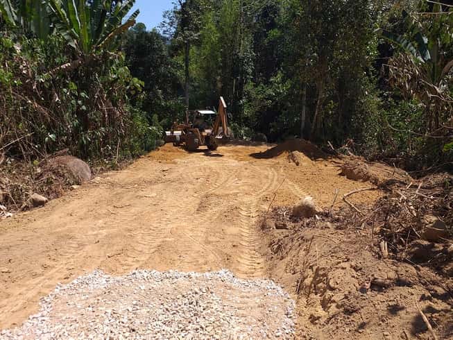 backhoe kerja tanah